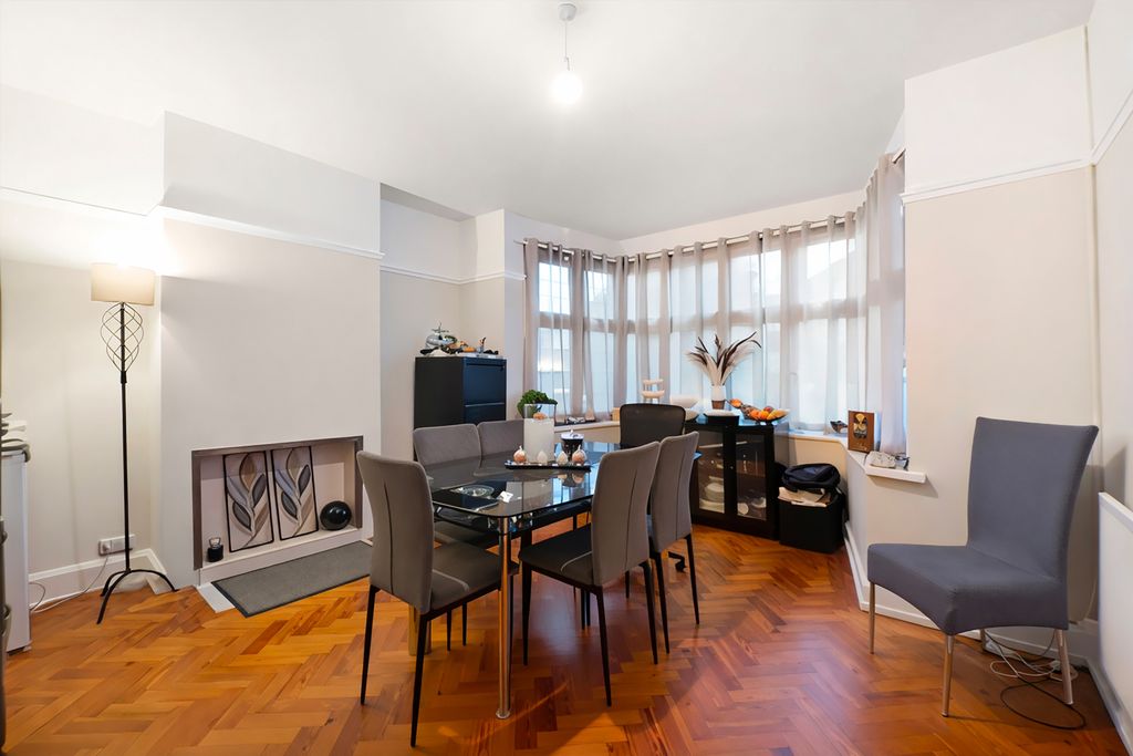 Property photo 2 of 18 Picture No. 54