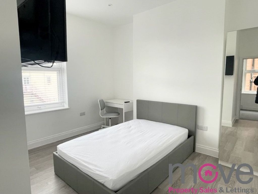 Property photo 1 of 6 Photo 5