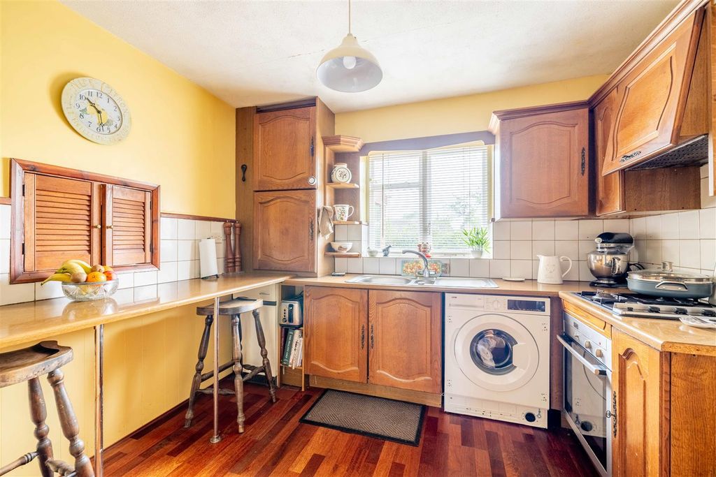 Property photo 3 of 14 Rb52 (9 Of 22).Jpg