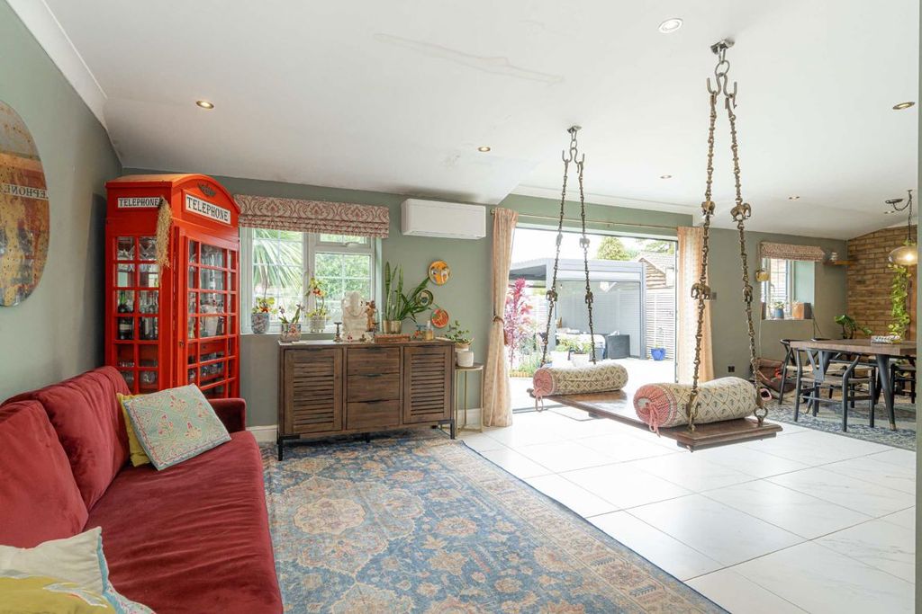 Property photo 3 of 7