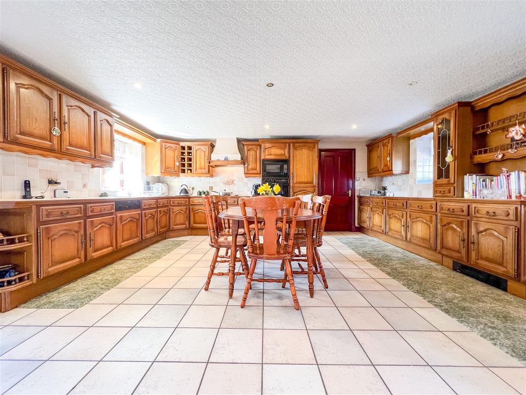 Property photo 3 of 37 Kitchen Diner