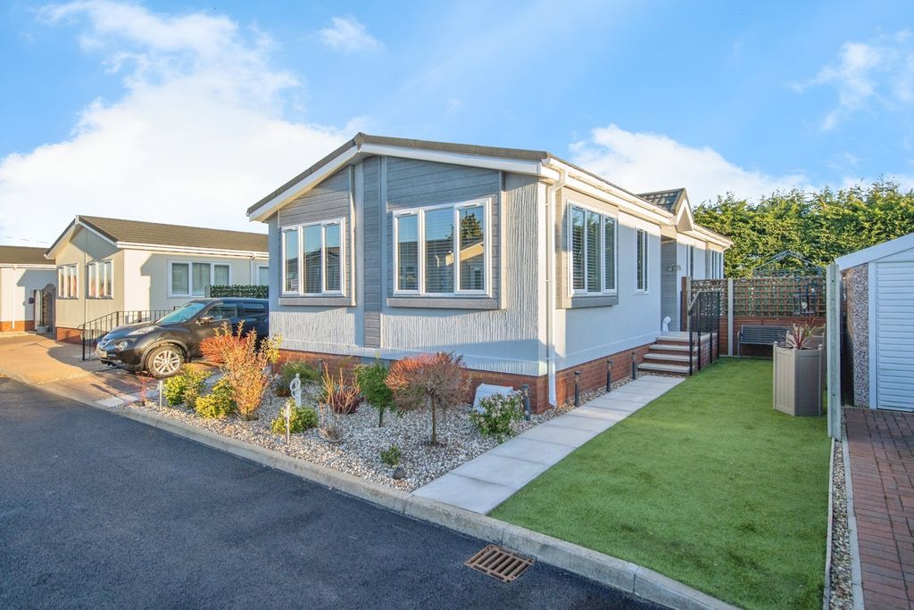 Property photo 1 of 18 Pbox-Img.Jpg