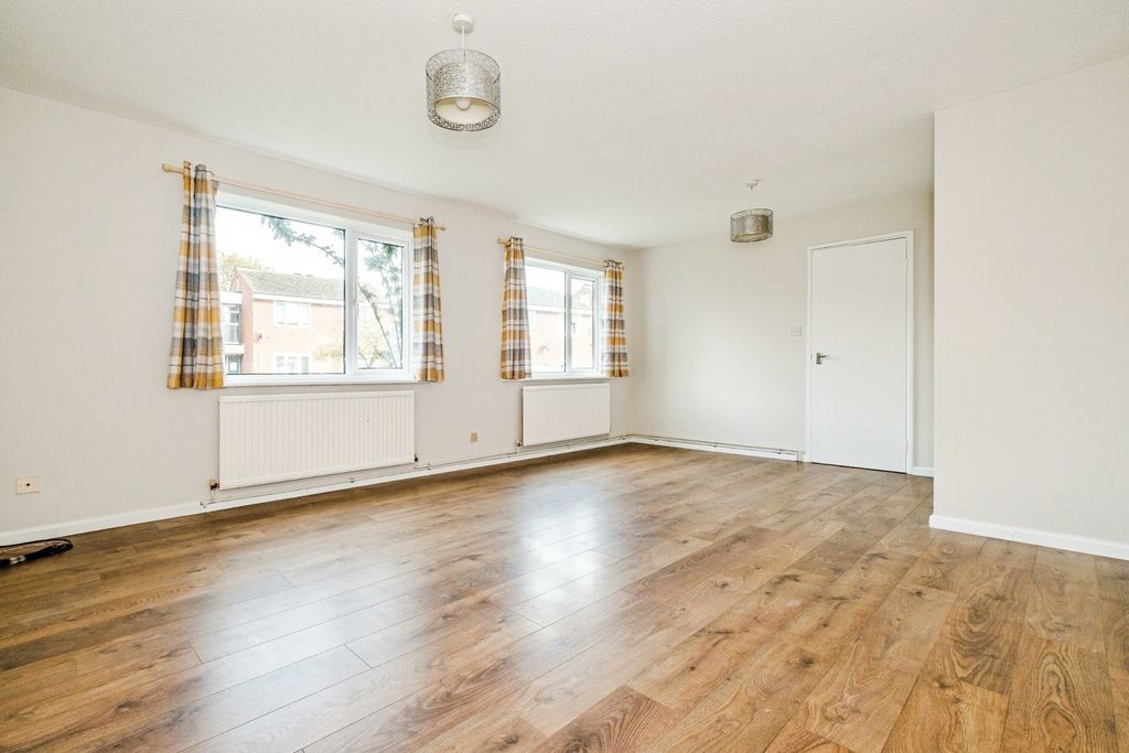 Property photo 2 of 14 Photo