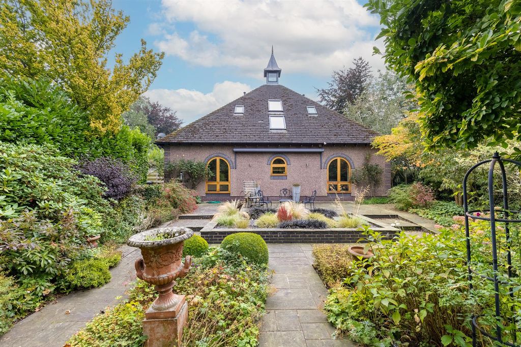 Property photo 1 of 49 Redwood-45.Jpg