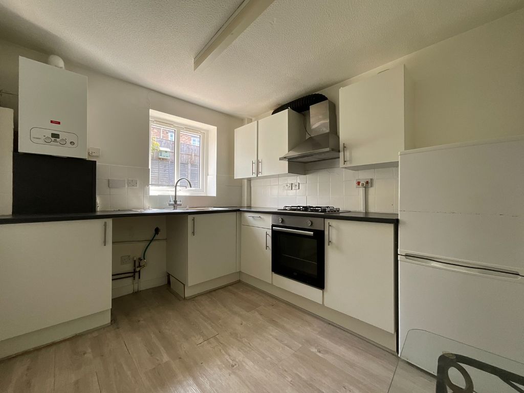 Property photo 2 of 14 4423804