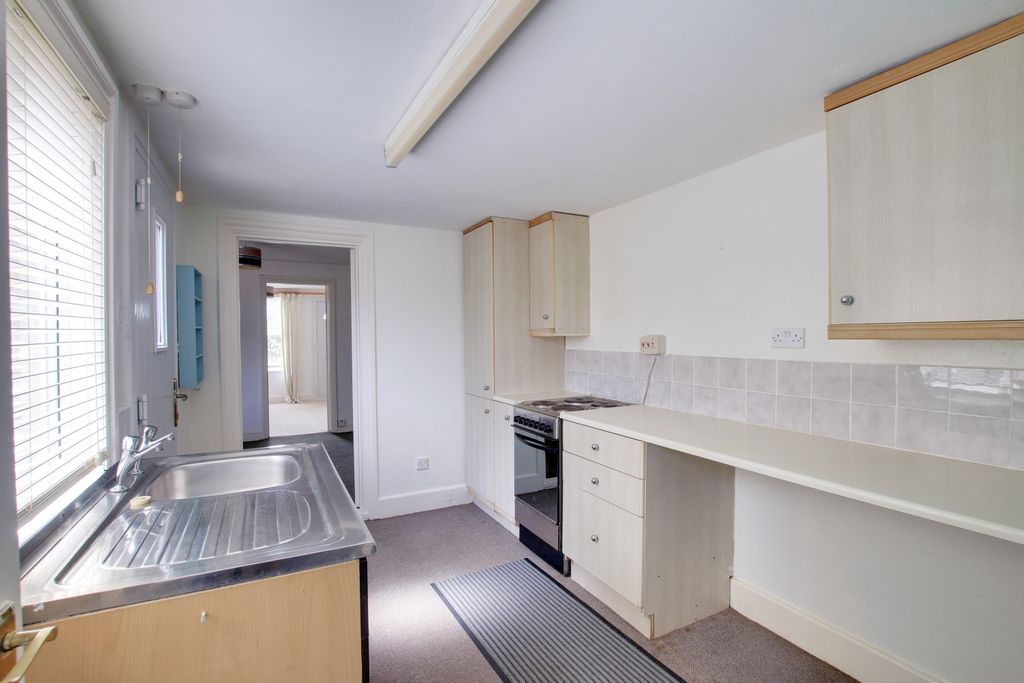 Property photo 2 of 16 Img_3163-Img_3165