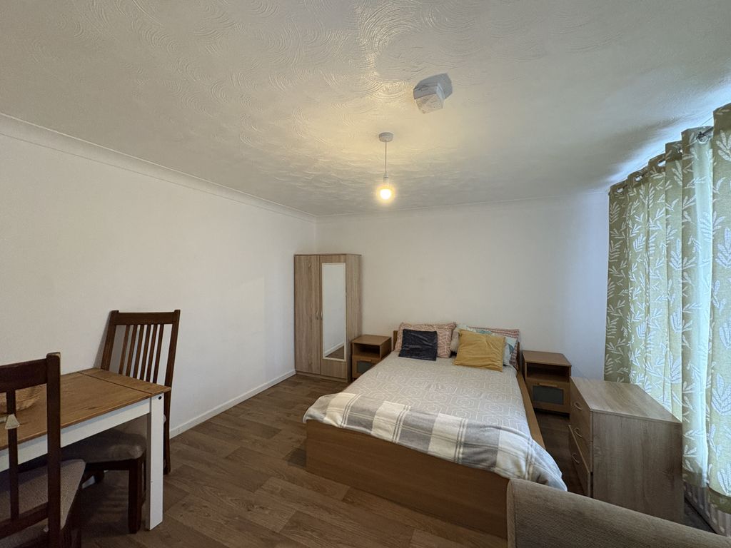 Property photo 3 of 12 Gallery