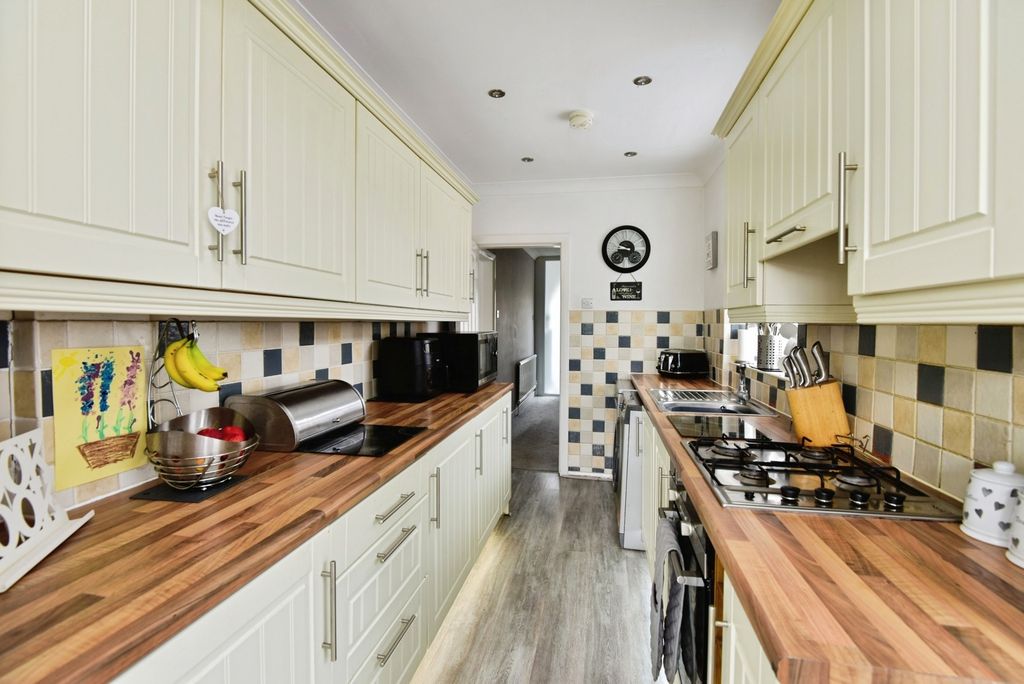 Property photo 3 of 19 Pbox-Img.Jpg