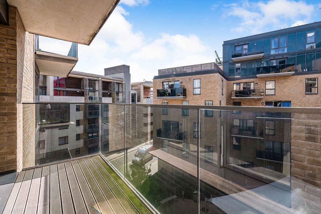 Property photo 2 of 8 Picture 2