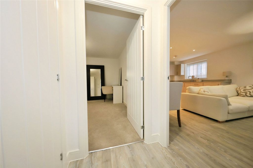 Property photo 3 of 22 Picture No. 16