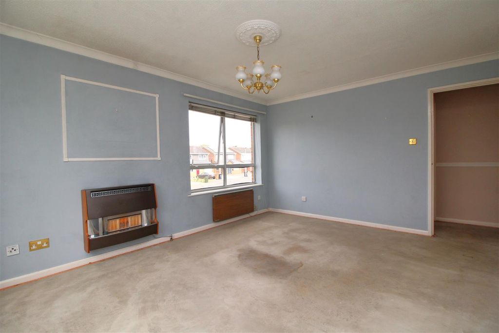 Property photo 3 of 9 Living Room 2 .Jpg