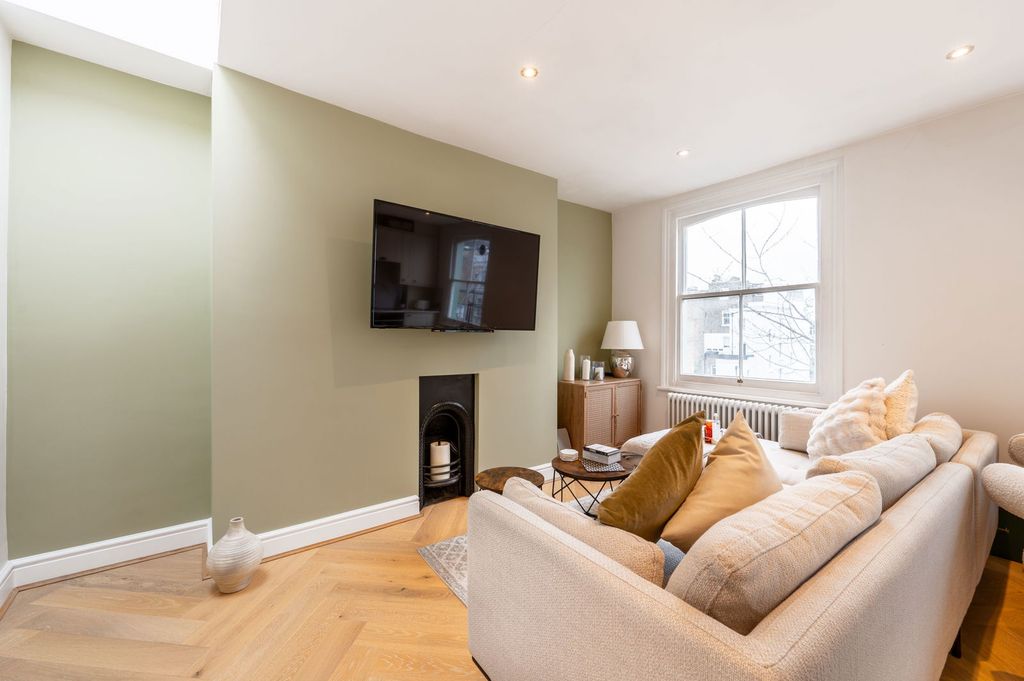 Property photo 2 of 14