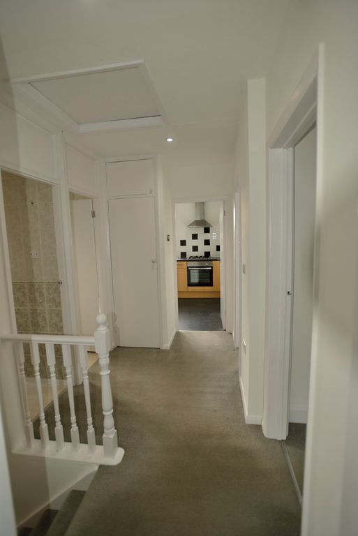 Property photo 2 of 10 Hallway