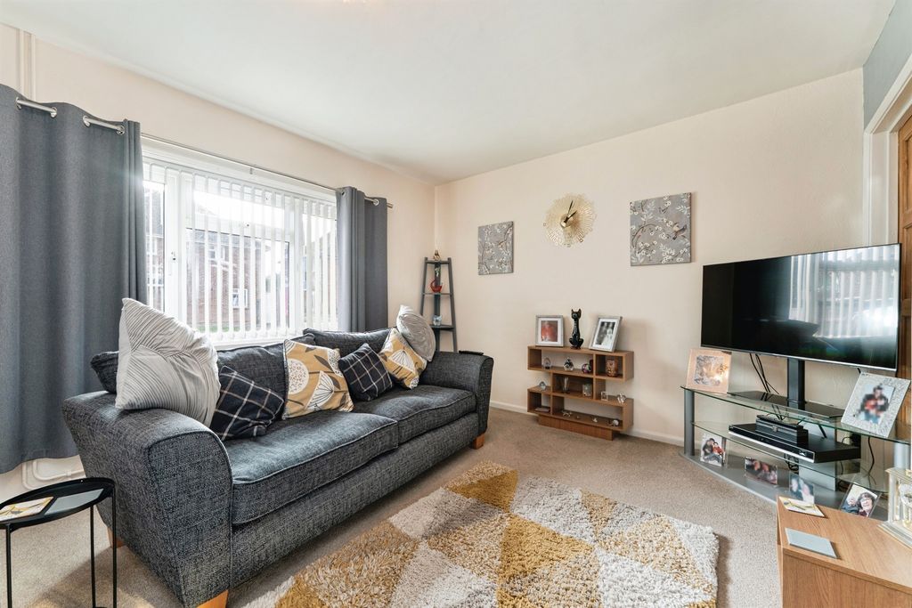 Property photo 3 of 17