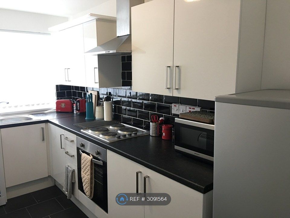 Property photo 2 of 15 Kitchen