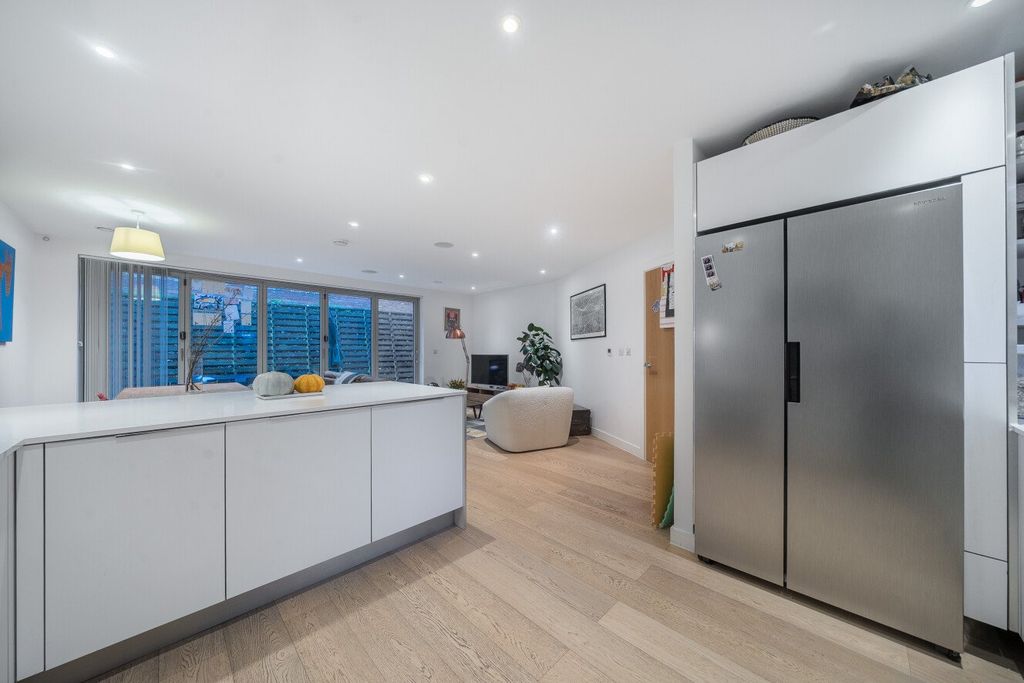 Property photo 3 of 33 Picture No. 14