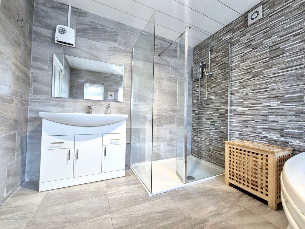 Property photo 3 of 38