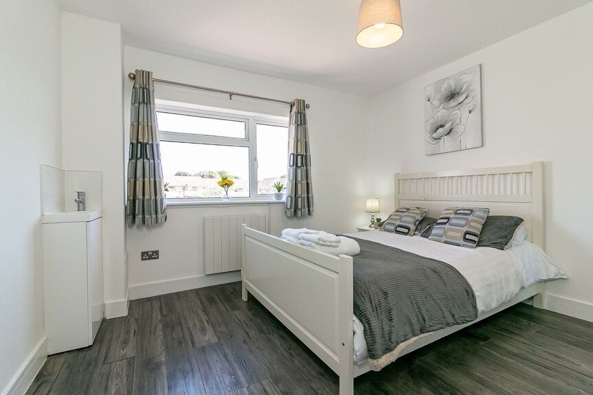 Property photo 1 of 10 Cover