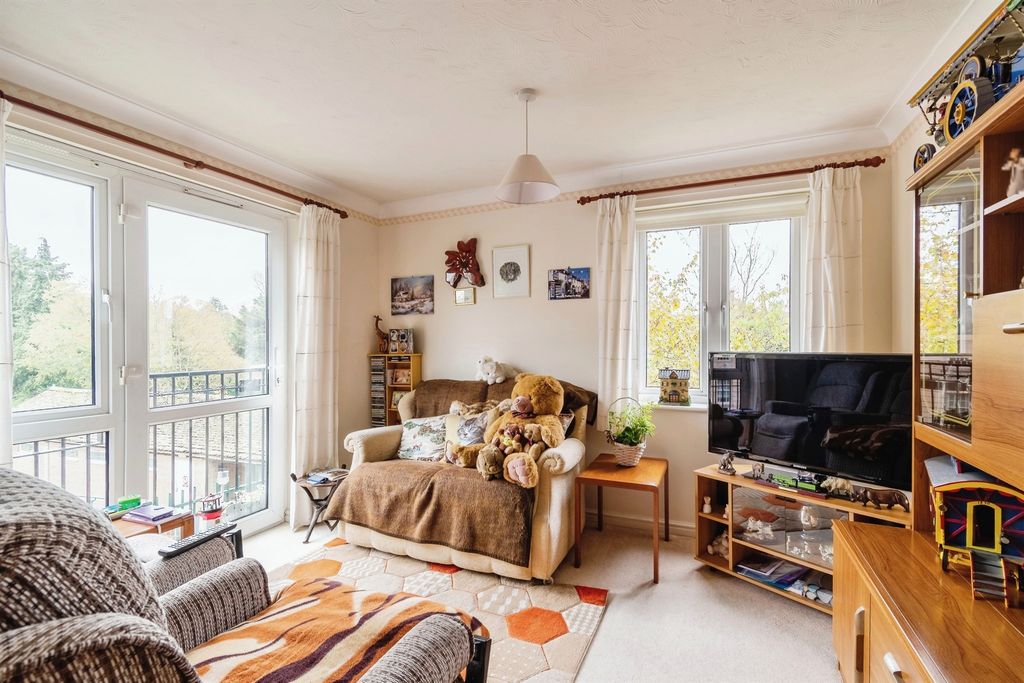 Property photo 2 of 18