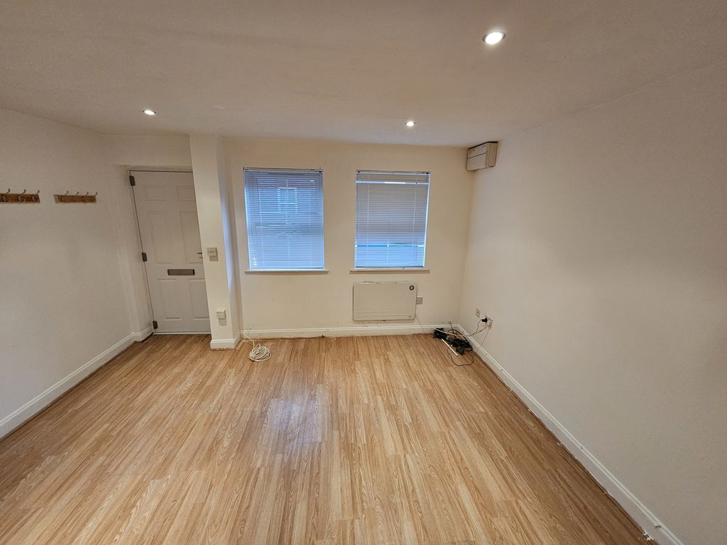 Property photo 3 of 13 Gallery