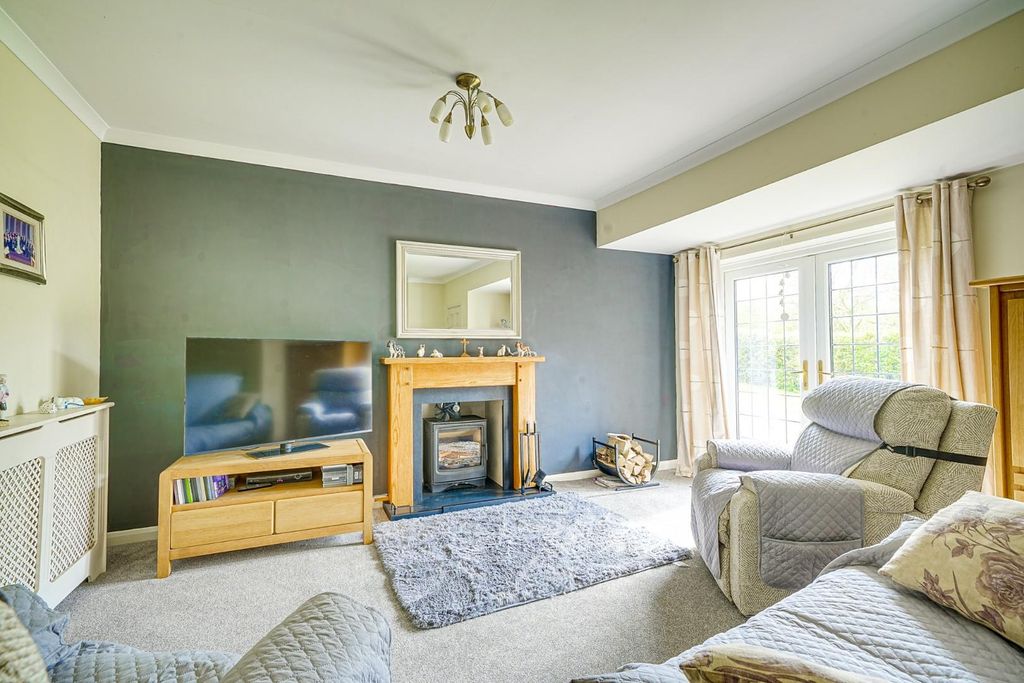 Property photo 2 of 30