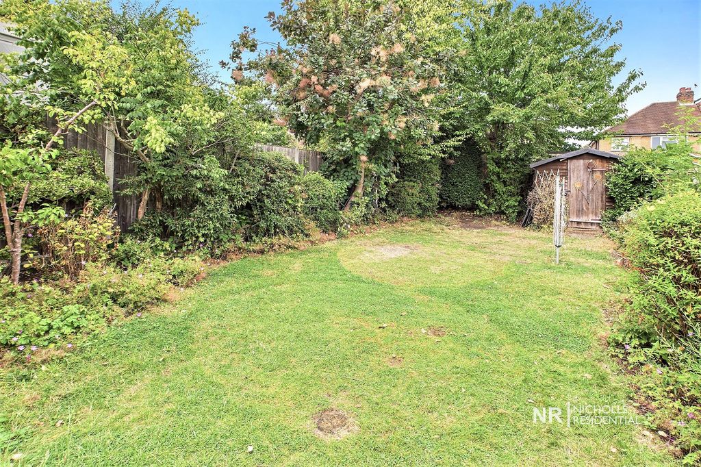 Property photo 3 of 17 Garden