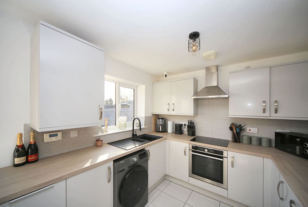 Property photo 2 of 22