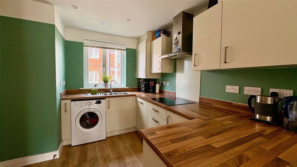 Property photo 2 of 13 Picture No. 12
