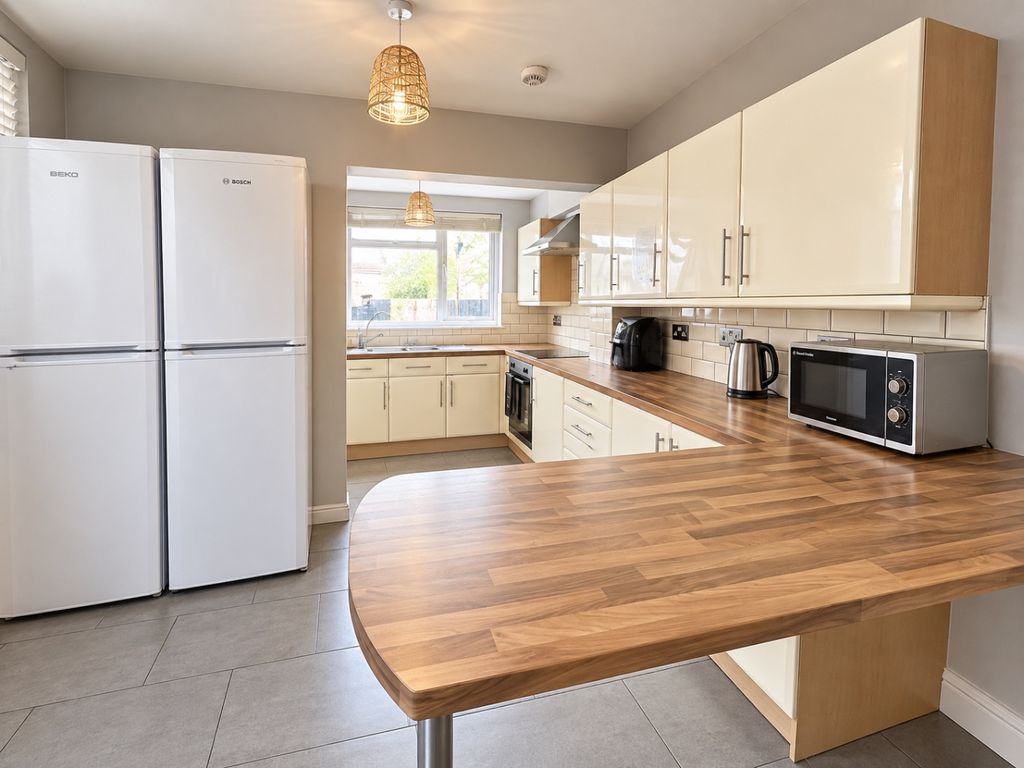 Property photo 3 of 5 5910072