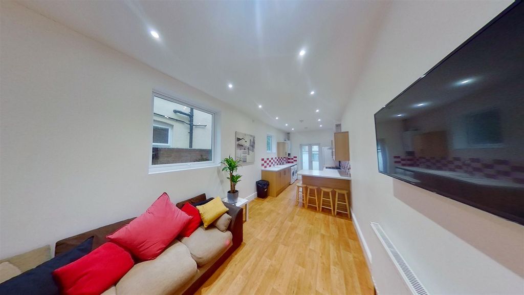 Property photo 2 of 6 Victory Road (2) Photo 1