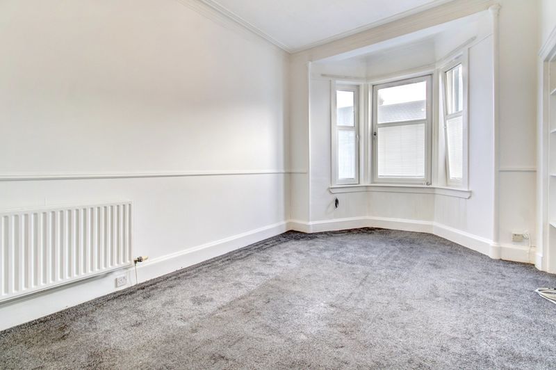 Property photo 3 of 11 Lounge