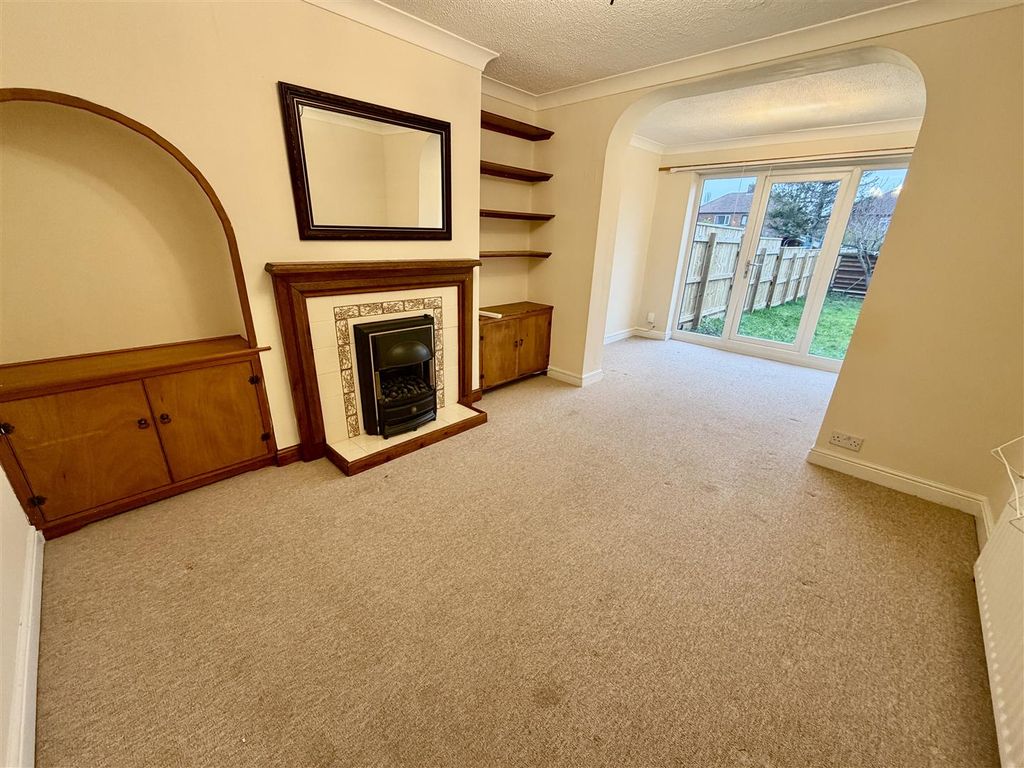 Property photo 3 of 16 Family/Dining Area