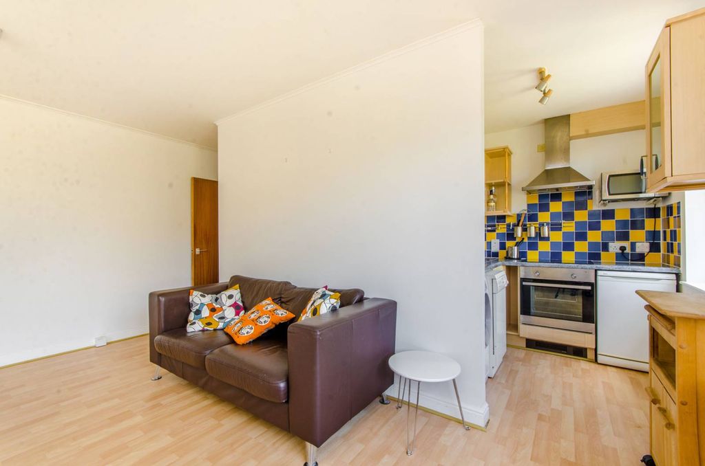 Property photo 3 of 7
