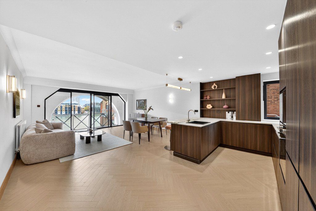 Property photo 2 of 24 Picture No. 15