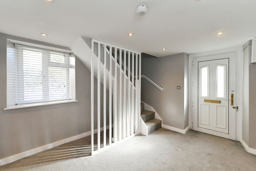 Property photo 3 of 16 Pbox-Img.Jpg
