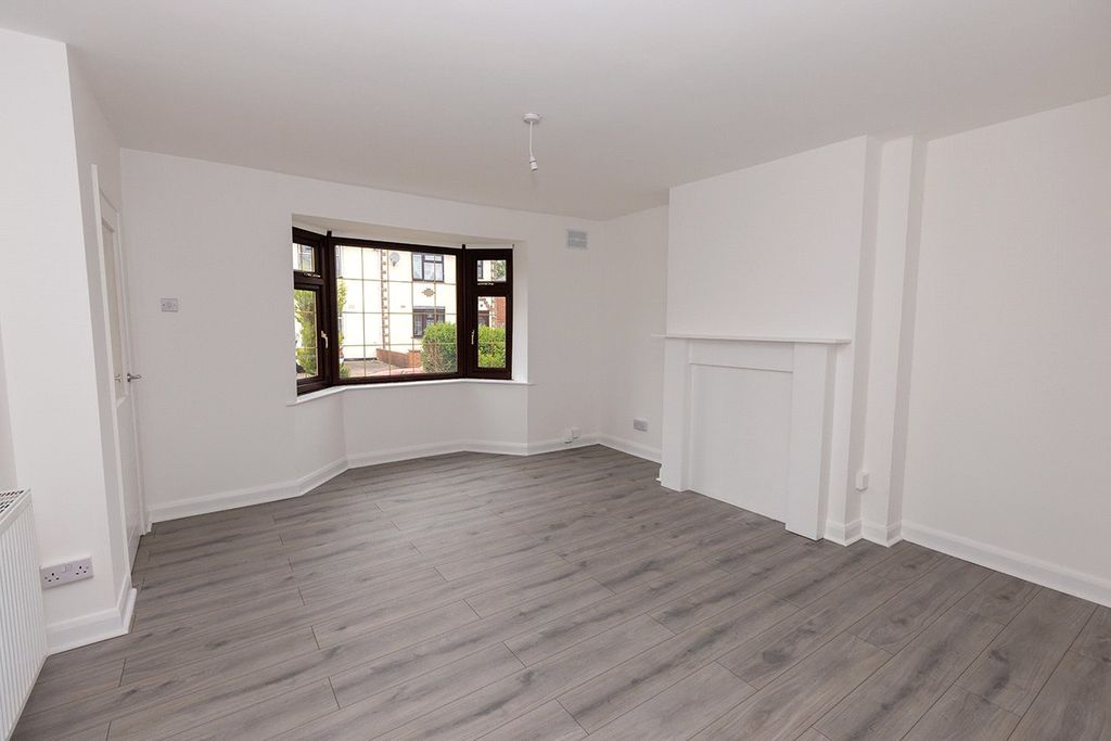Property photo 3 of 17 Picture No. 16
