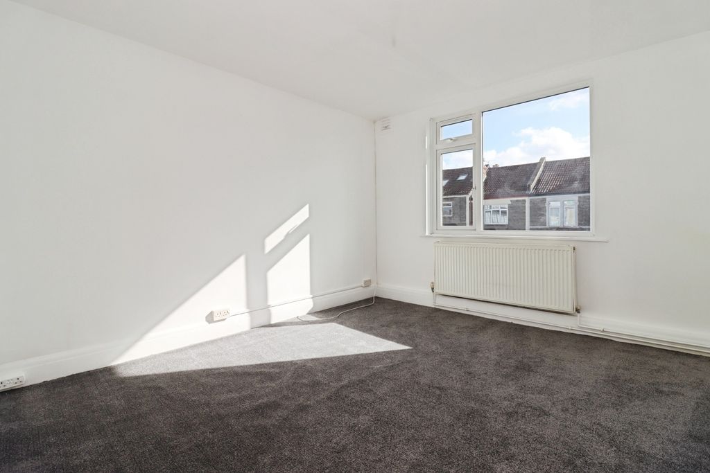 Property photo 3 of 16 Pbox-Img.Jpg
