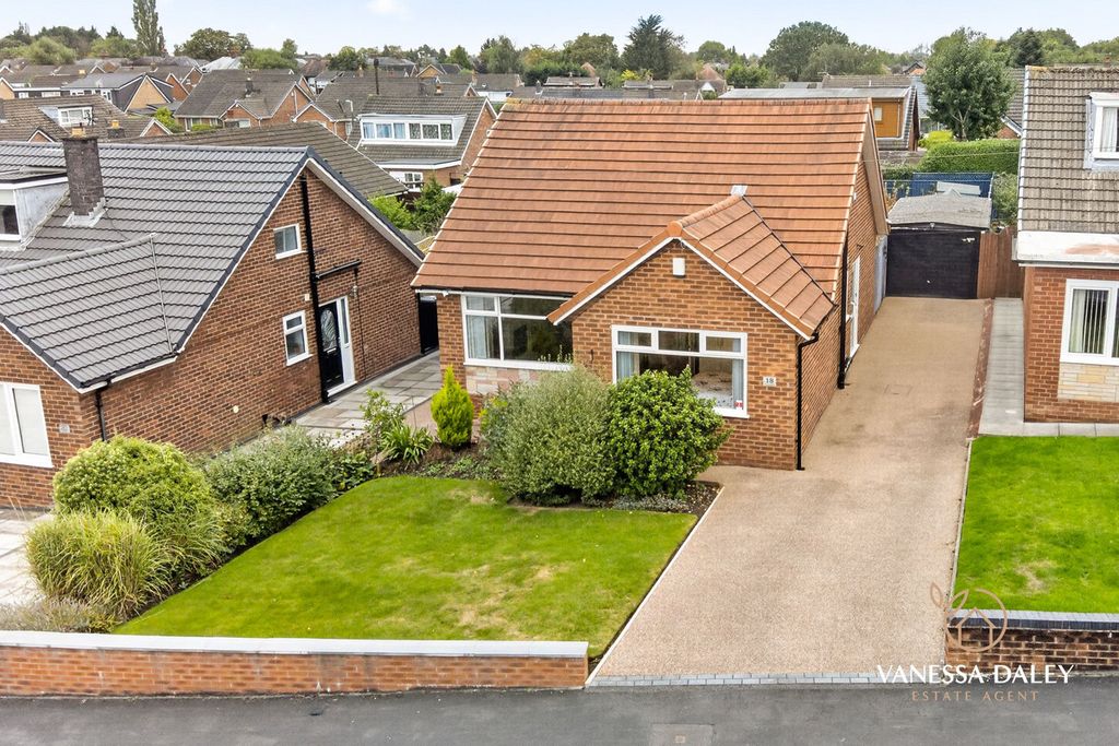 Property photo 1 of 33