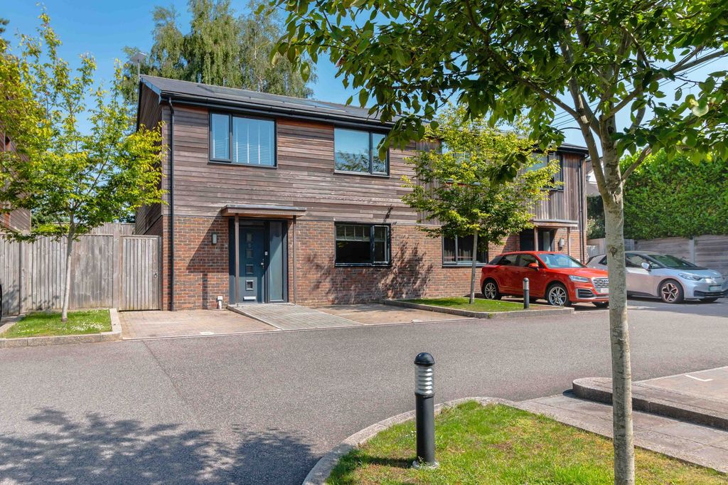 Property photo 1 of 30