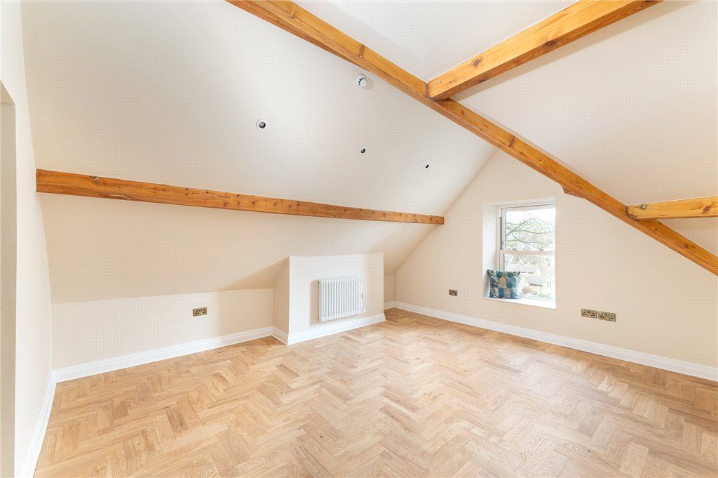 Property photo 3 of 30 Lounge