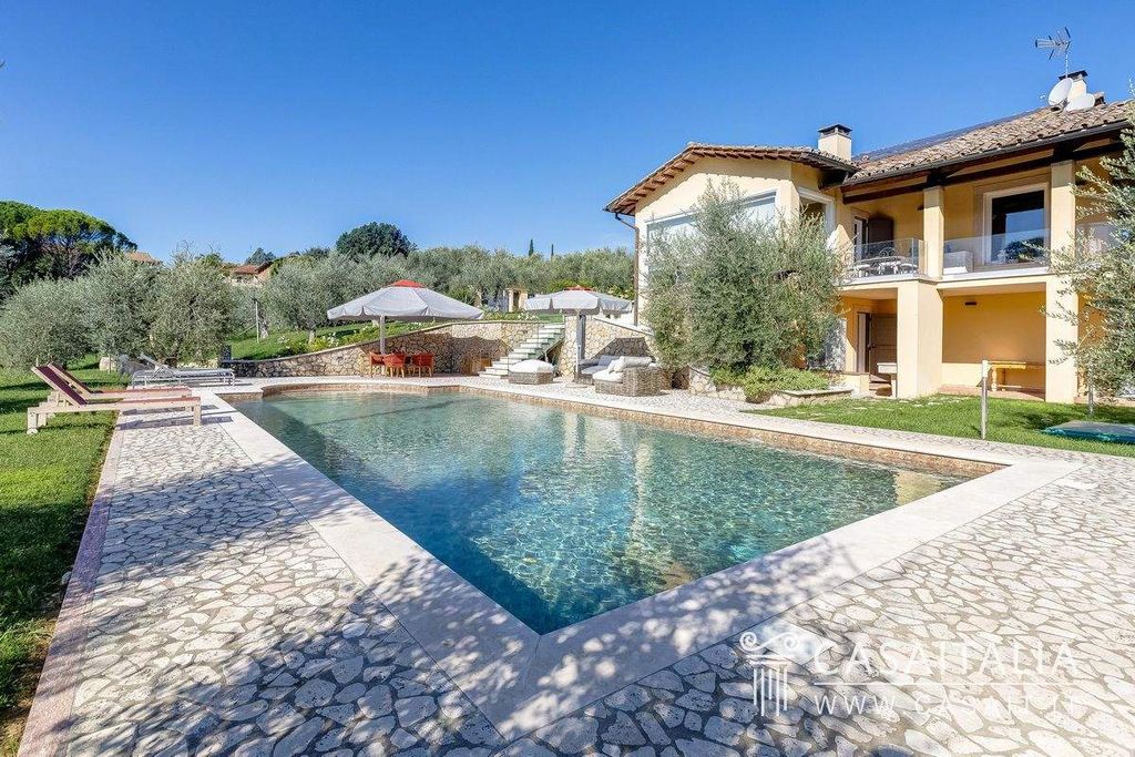 Property photo 2 of 30