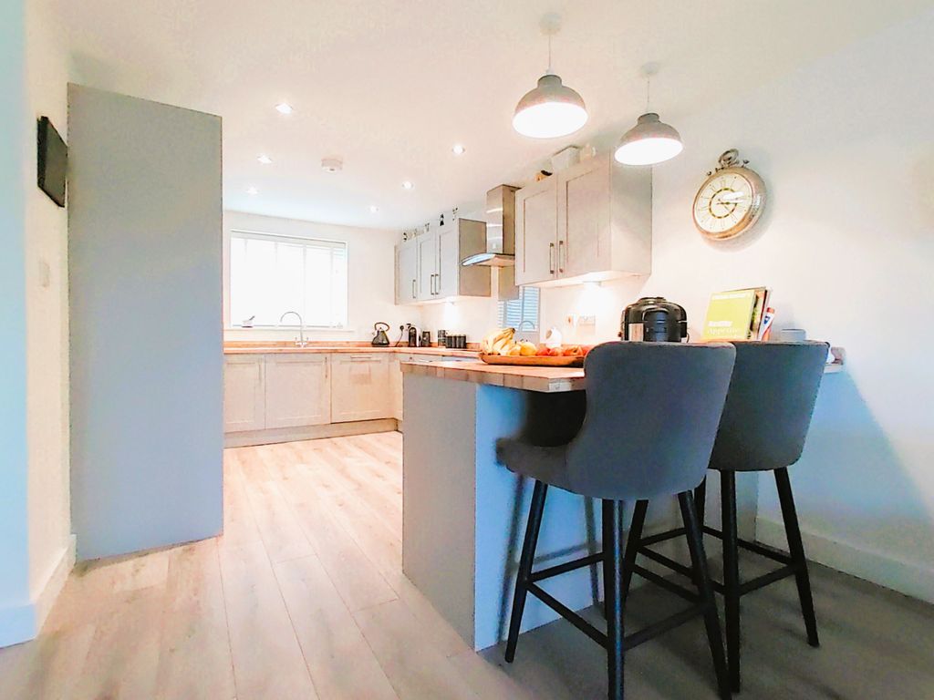 Property photo 3 of 12 Dining Room