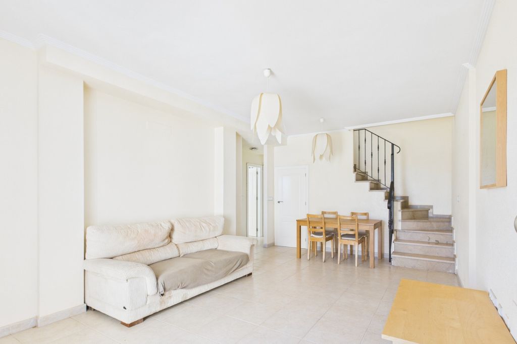 Property photo 2 of 43