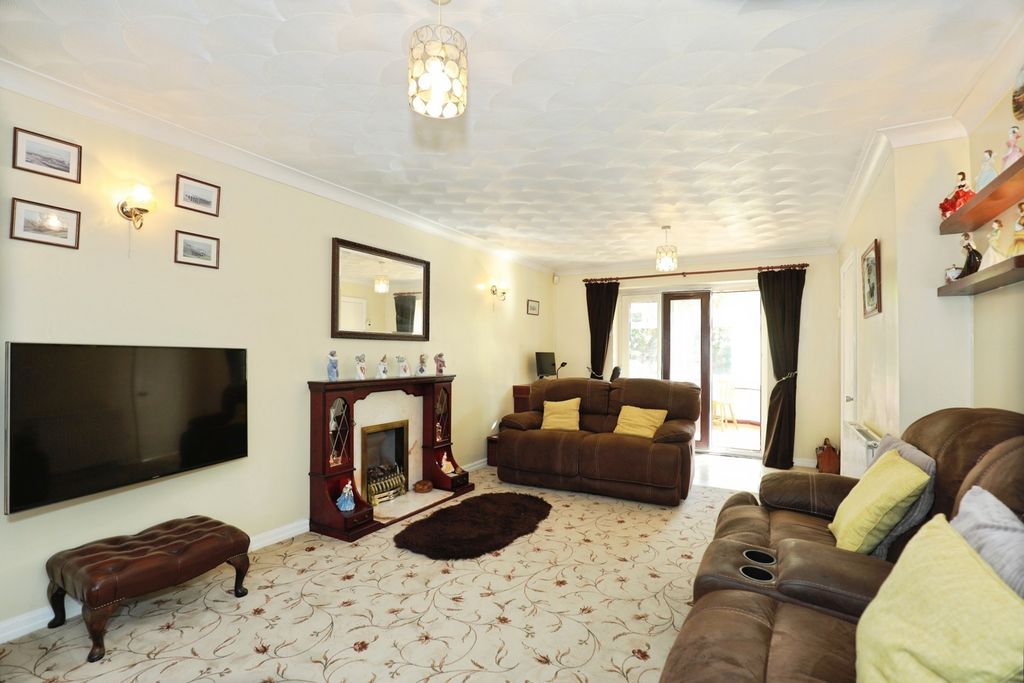 Property photo 2 of 27 Pbox-Img.Jpg
