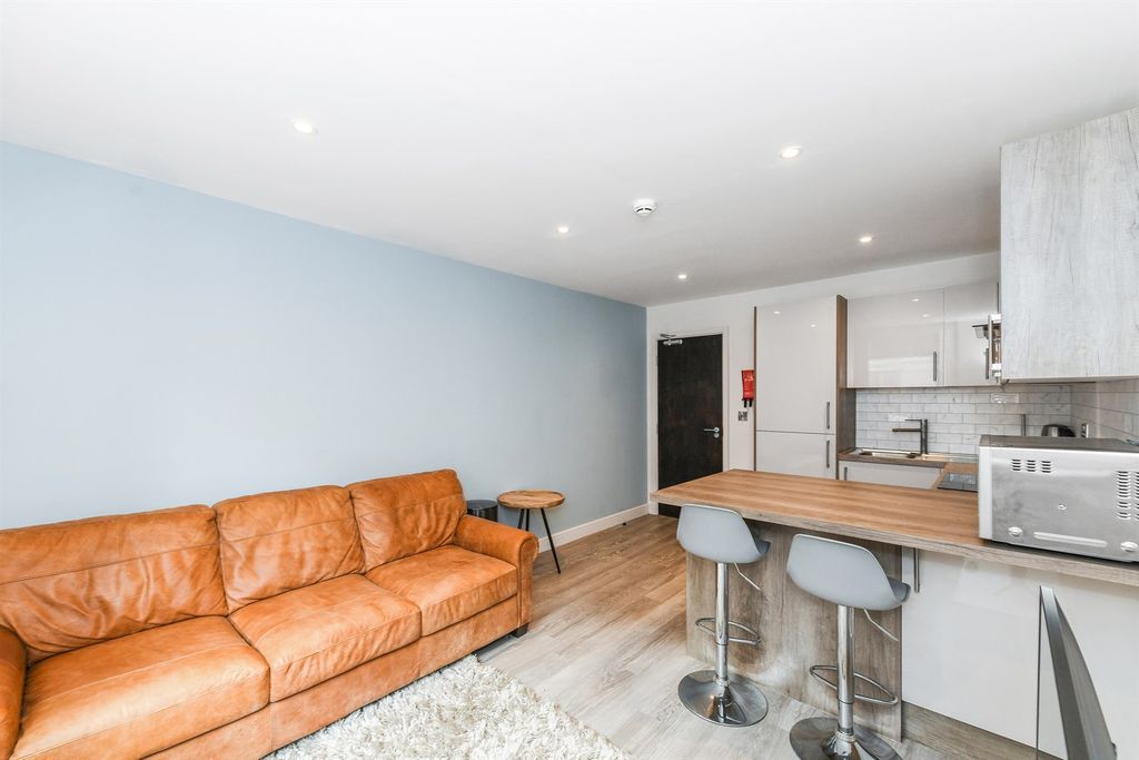 Property photo 2 of 22 (Main)