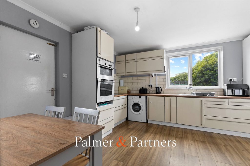 Property photo 2 of 21 Picture No. 03