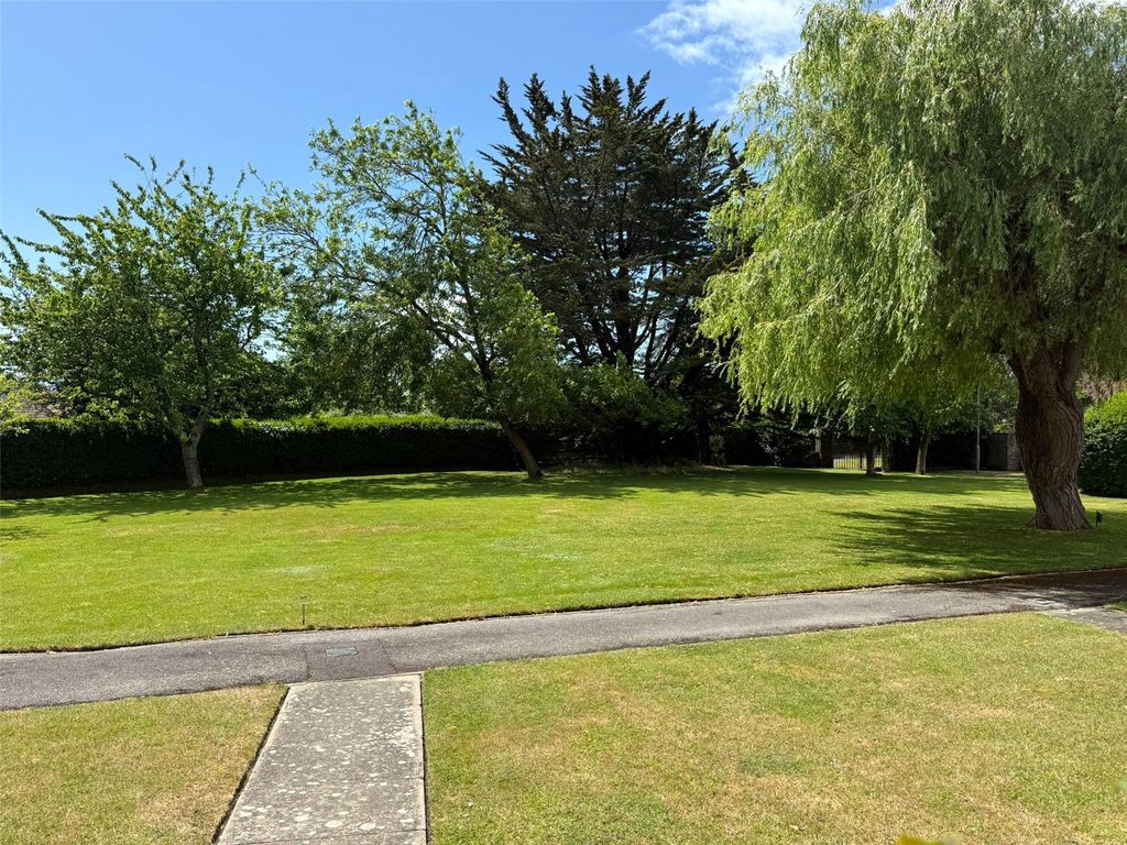 Property photo 2 of 19 Picture No. 15