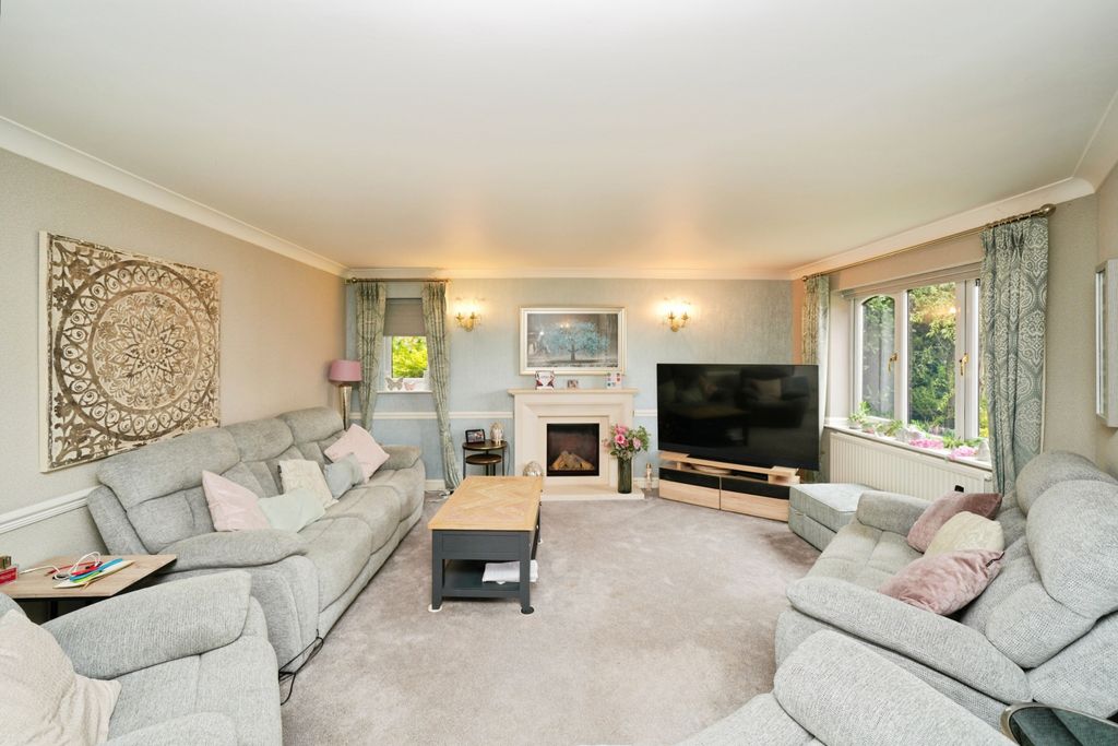 Property photo 3 of 14 Living Room