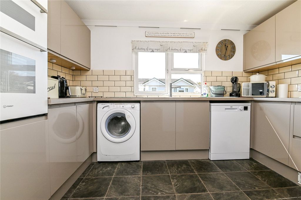 Property photo 2 of 15 Picture No. 04