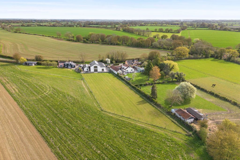 Property photo 2 of 50